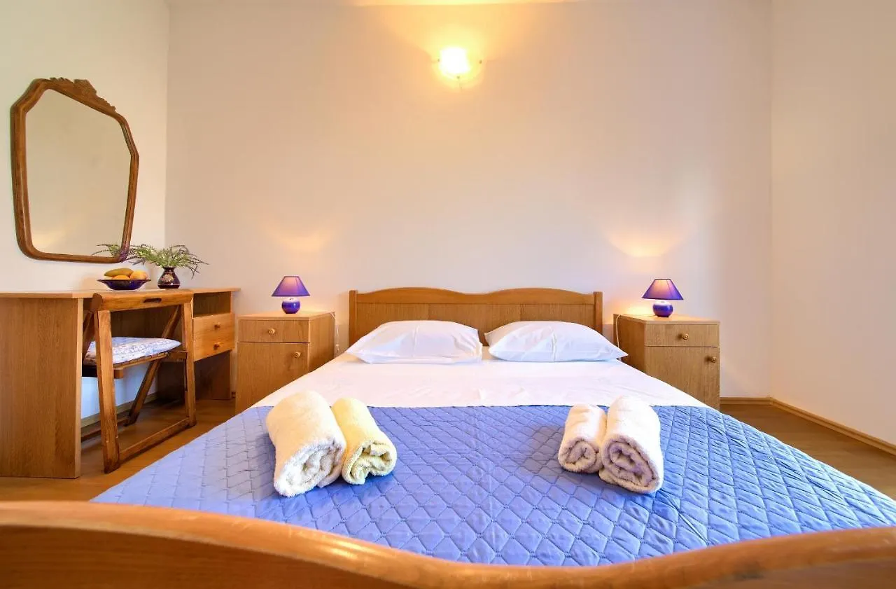 Apartments Petra Krk Town 0*,